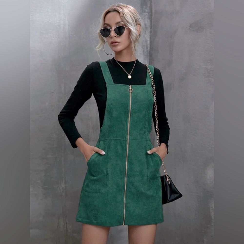 Corduroy O-Ring Zipper Mini Overall Dress. Green. Size Large.